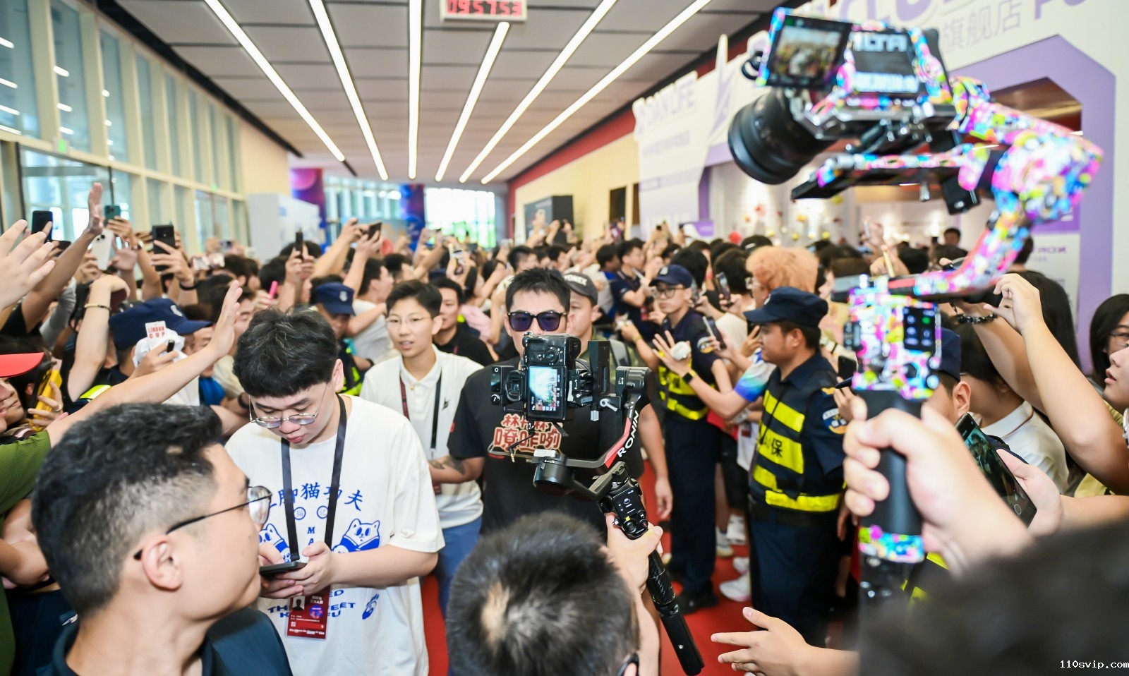 1754531330428015691.jpg 2_3372158.jpg