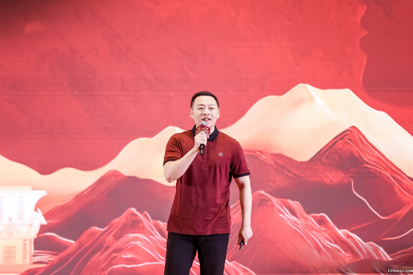 1757057316647075369.jpg 鲍楠.jpg